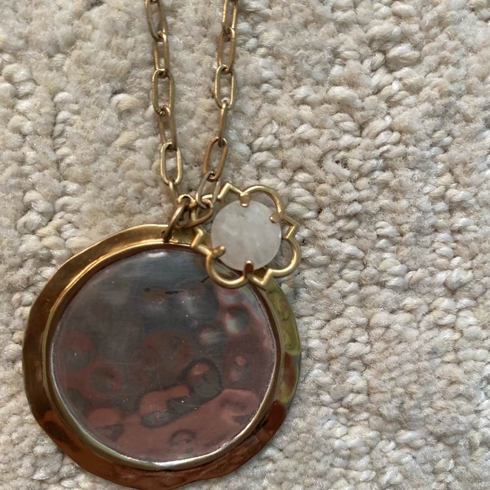 Stella and Dot medallion Amala pendant with white agate necklace